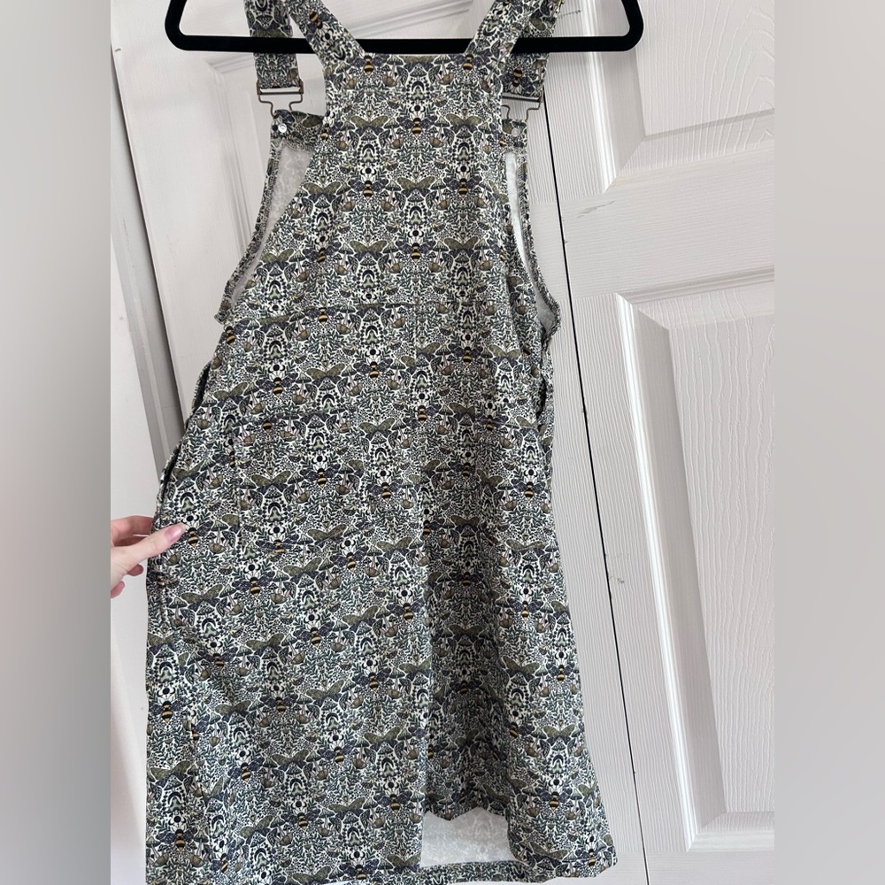 Bee Patterned Overall Dress - Picture 5 of 6